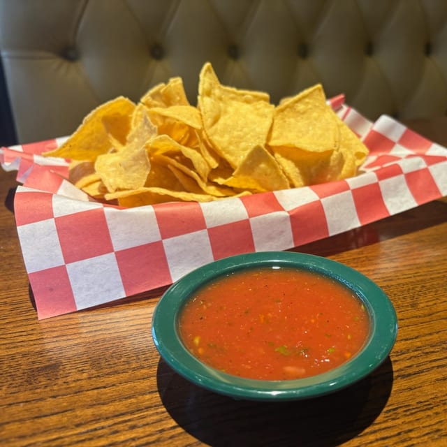 Chips & Salsa.